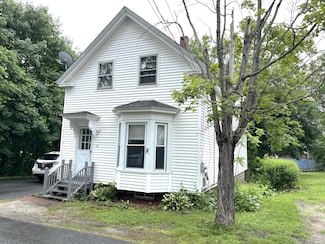 6 Autumn St, Lisbon Falls, ME 04252