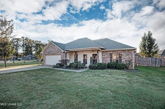 550 Oak Park Cir, Pearl, MS 39208