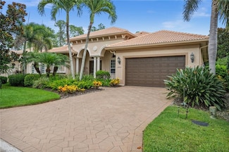 5802 Hammock Isles Dr, Naples, FL 34119