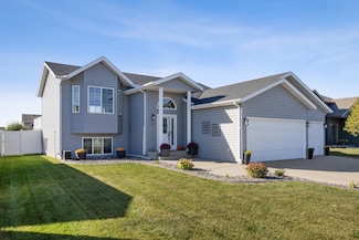 4534 Westport Pkwy, West Fargo, ND 58078