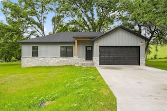 804 Iris Ave, Crane, MO 65633