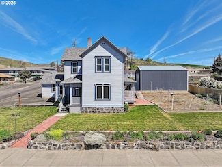 110 NE 5th St, Dufur, OR 97021