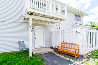 2322 Carnation Dr Unit D, Crest Hill, IL 60403