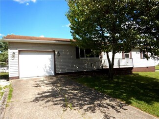 687 Davisville Rd, Davisville, WV 26142