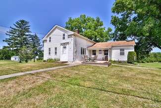 6834 Bear Ridge Rd, Lockport, NY 14094