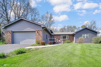 6752 Whispering Woods Dr, de Motte, IN 46310