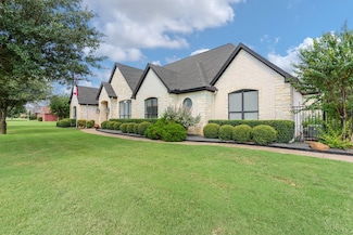 317 Meadow Oaks Dr, Burleson, TX 76028