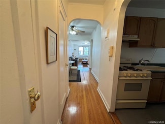 69-40 Yellowstone Blvd Unit 404, Forest Hills, NY 11375