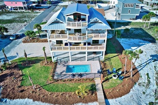 121 S 40th St, Mexico Beach, FL 32456