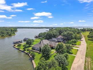 229 Lakeside Dr, Malakoff, TX 75148