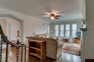129 S Broad St, Mankato, MN 56001