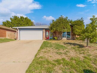 721 Basset Locke Dr, Fort Worth, TX 76108