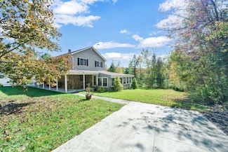 170 Timberidge Dr, Russell, MA 01071
