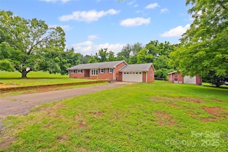 2178 Tryon Courthouse Rd, Bessemer City, NC 28016