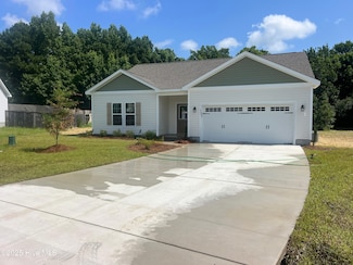 255 Deer Haven Dr, Richlands, NC 28574