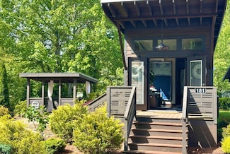 181 Drifting Brook Ln, Flat Rock, NC 28731