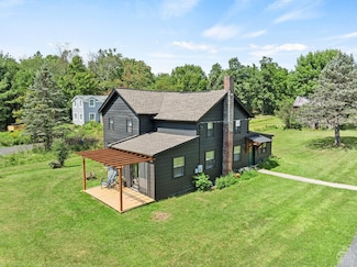 1332 County Route 26, Hannacroix, NY 12087