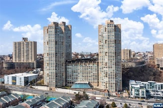 7002 Jfk Blvd E Unit 43-B, West New York, NJ 07093