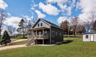22508 Lake Shore Dr, Bernard, IA 52032
