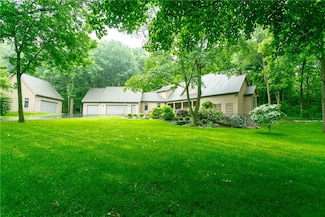 4 Scr Ln, Victor, NY 14564