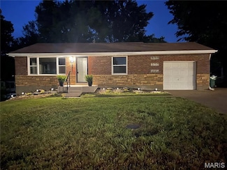 1121 Bosworth Dr, Saint Louis, MO 63137