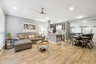 1880 White Oak Dr Unit 109, Houston, TX 77009