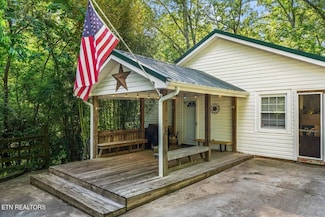 422 Gettys Ln, Athens, TN 37303