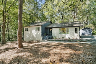 6641 Lakeside Dr, Charlotte, NC 28215