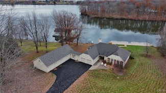 18 Island Shadow Dr, Fulton, NY 13069