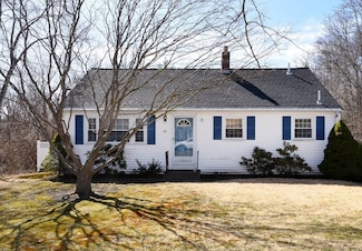 68 Auburn St, Whitman, MA 02382