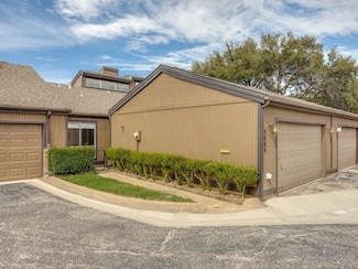 5604 Oak View Dr, Fort Worth, TX 76112