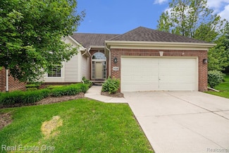 1130 Andover Cir Unit 87, Commerce Township, MI 48390