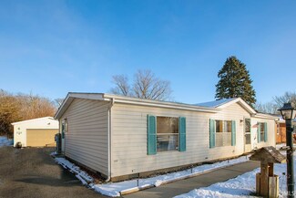 58938 Lindale Dr, Elkhart, IN 46517