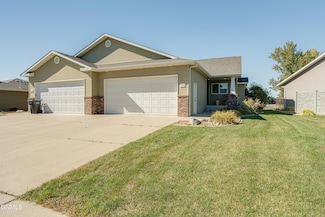 3701 Bay Shore Bend SE, Mandan, ND 58554