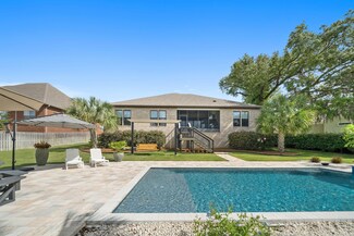 1158 Cove Pointe Dr, Panama City, FL 32401