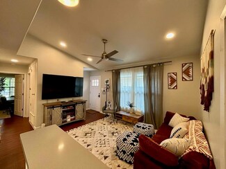 2412 Thornton Rd Unit B, Austin, TX 78704