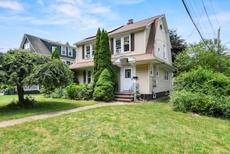 1590 Whitney Ave, Hamden, CT 06517