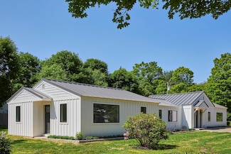 7 Fourth Ave, Rhinebeck, NY 12572