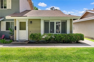 19860 Claremont Ln, Huntington Beach, CA 92646