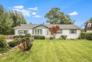 8731 S 80th Ct, Hickory Hills, IL 60457