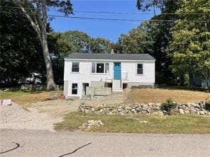 137 Winterberry Rd, Saunderstown, RI 02874