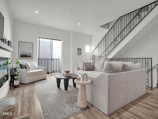 5662 Hazeltine Ave, Van Nuys, CA 91401