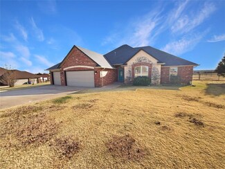 1306 Songbird Ln, Blanchard, OK 73010