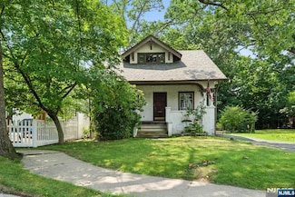 165 Tenafly Rd, Tenafly, NJ 07670