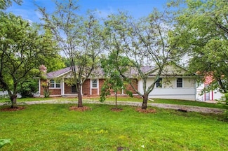 4188 Country Squire Ln, Oak Grove, MO 64075