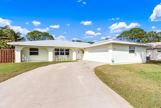 2252 SE Wald St, Port Saint Lucie, FL 34984