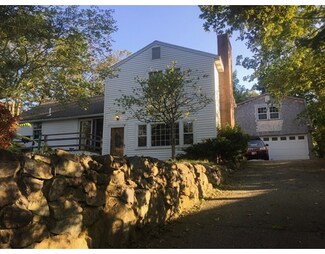 155 Pine Hill Cir, Waltham, MA 02451