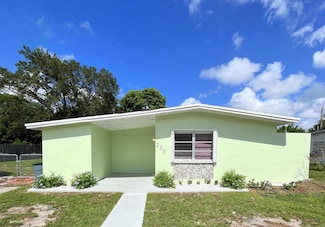 285 SE Abeto Ln, Port Saint Lucie, FL 34983