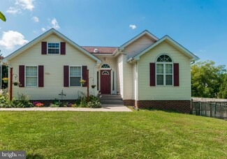 308 Redwood Ct, Harpers Ferry, WV 25425