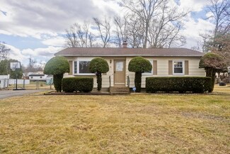 75 Penncastle St, Springfield, MA 01129